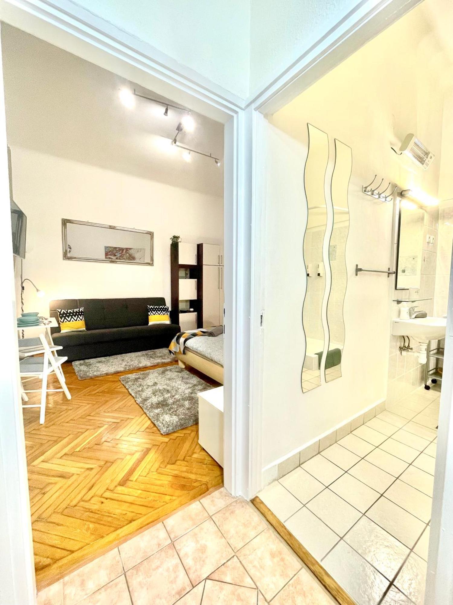 Small Cosy Apartment Near The Famous Westend City Center 부다페스트 외부 사진